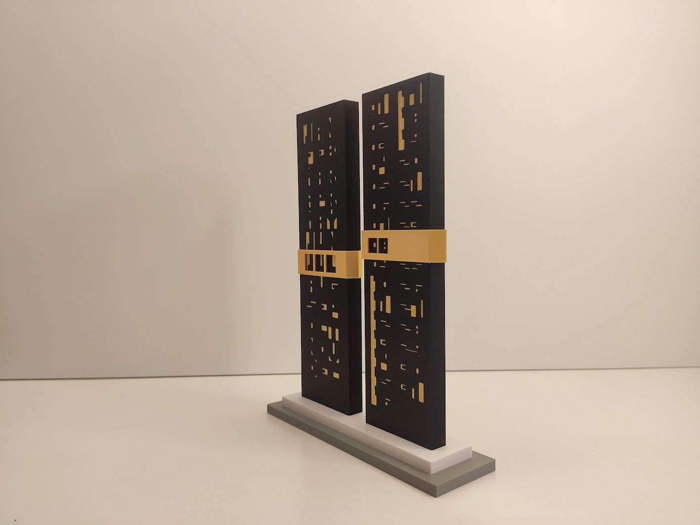 Neo-Skyscraper: 3D-Printed Cyberpunk Perpetual Desk Calendar